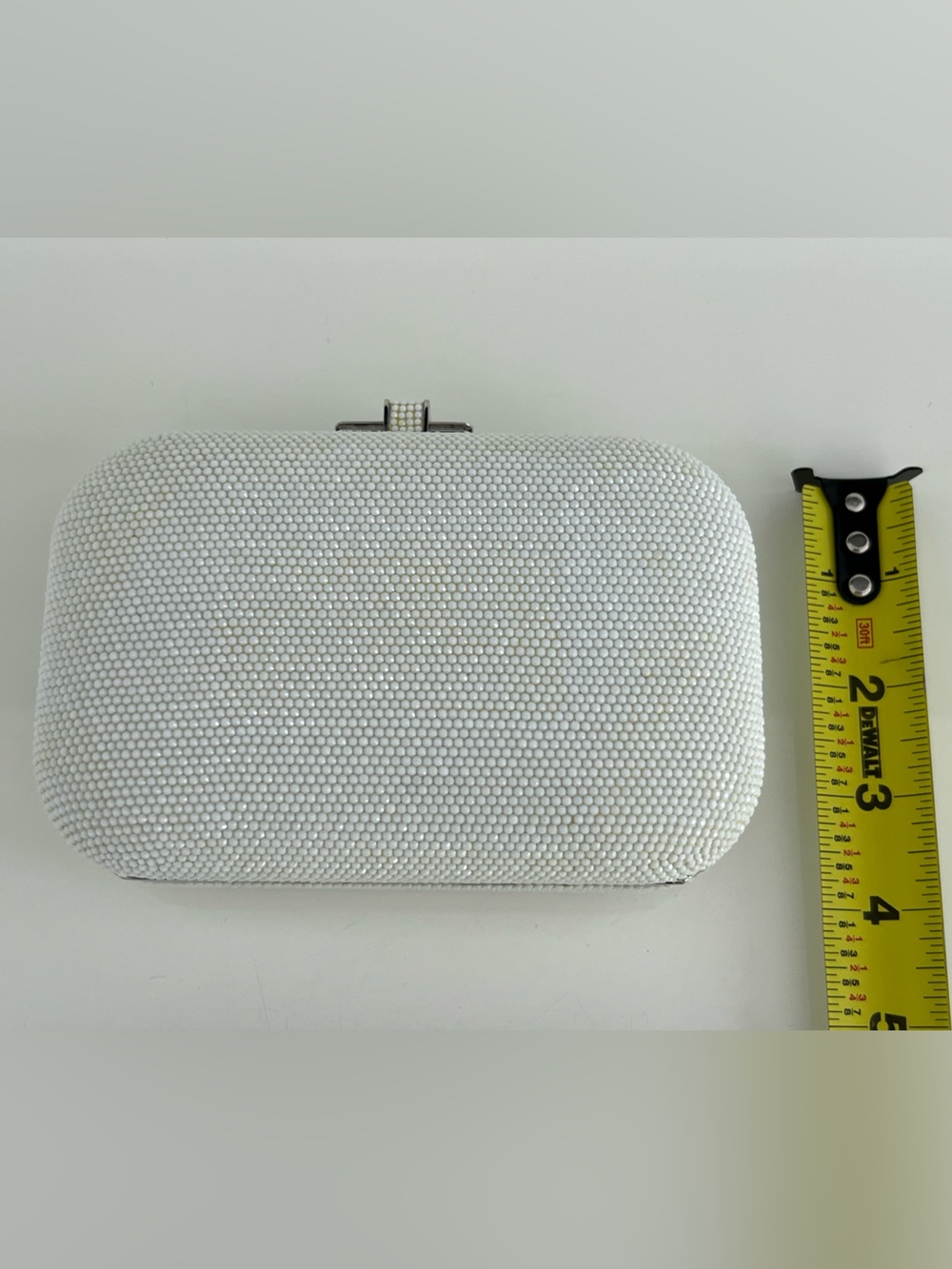 JUDITH LEIBER WHITE CHAULK CRYSTAL CLUTCH & CHAIN - Picture 14 of 17